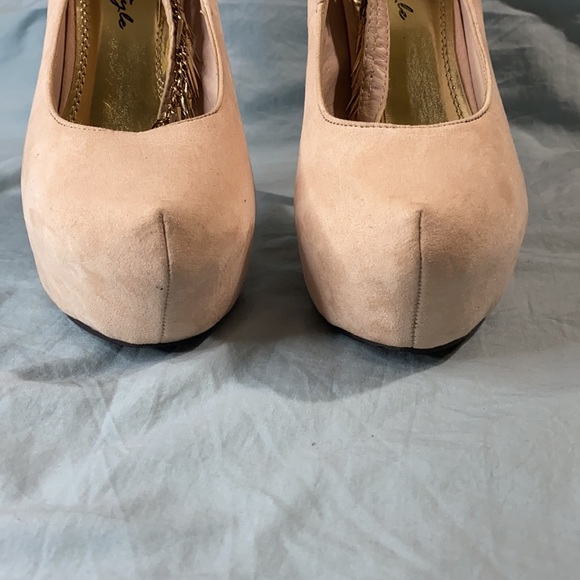 HER STYLE - Picture 5 of 5